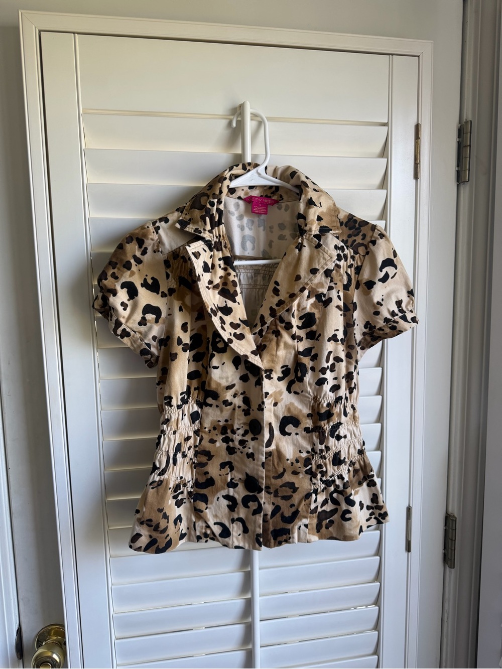 Sunny Leigh Beige and Black Leopard Print Button-Down Top Y2K sz Small